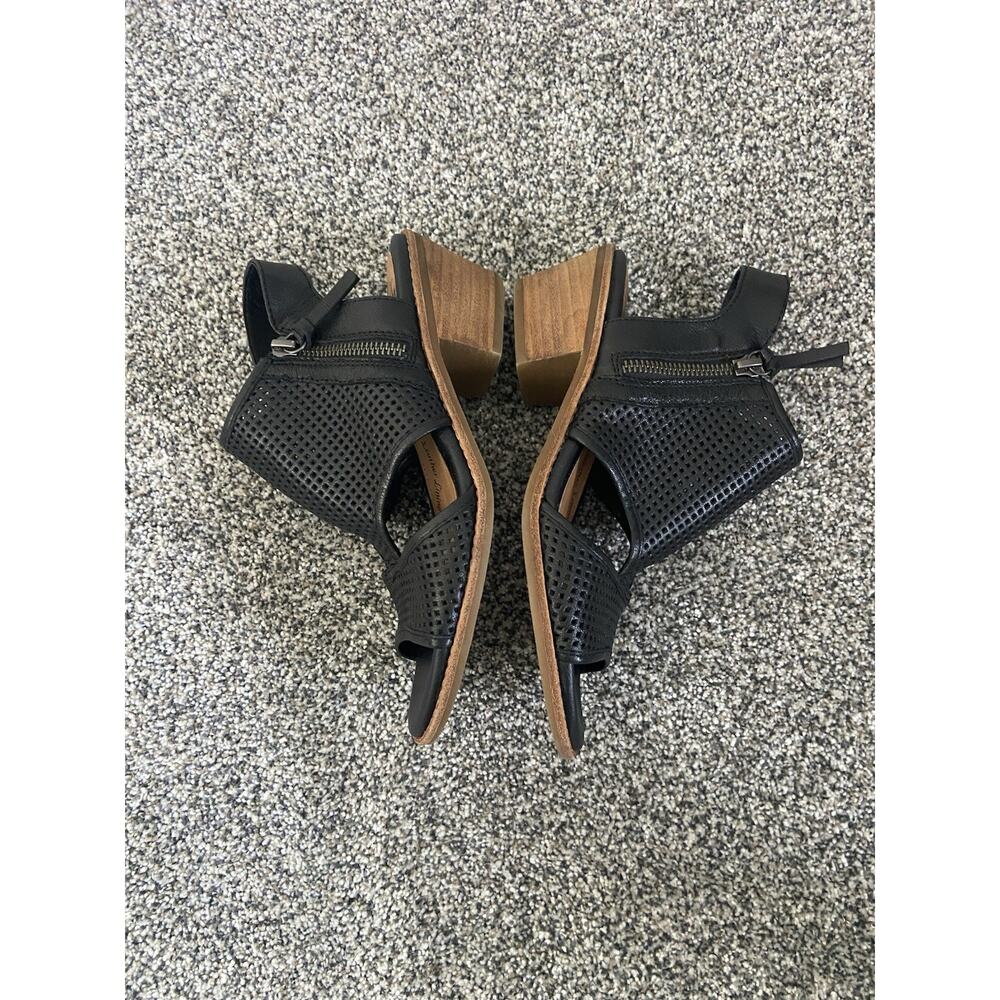 Sofft Sandals Womens 6.5 M Black Slip On Leather Casual Sara Peep Toe Block Heel - Picture 3 of 6
